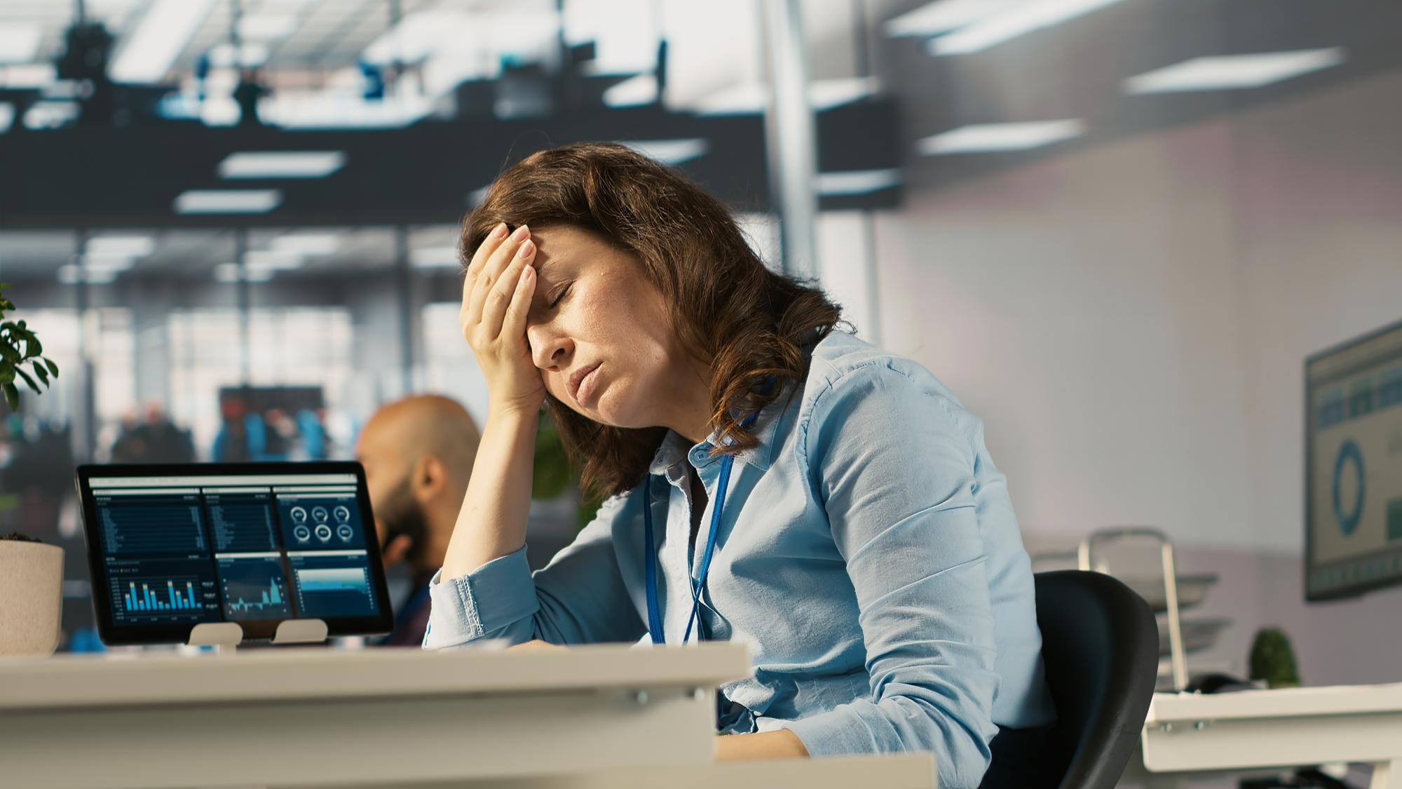 Stress financeiro e saúde mental no trabalho em Portugal: o problema que as organizações fingem não ver